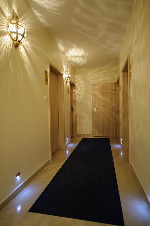שיצ'וצ'ינק Abidar Hotel Spa & Wellness מראה חיצוני תמונה